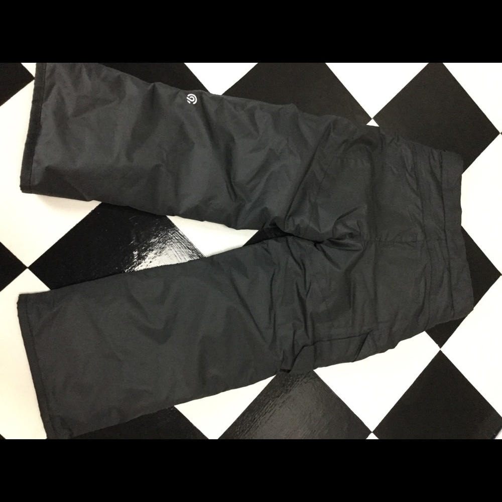 Champion snow pants. Like new condition 6/7